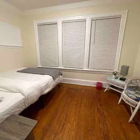 Entire Beautiful 2Br Apartment L. Convenient Location In The Heart Of Queens!